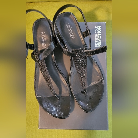 Kenneth Cole Reaction Wedge Sandals - Picture 2 of 4